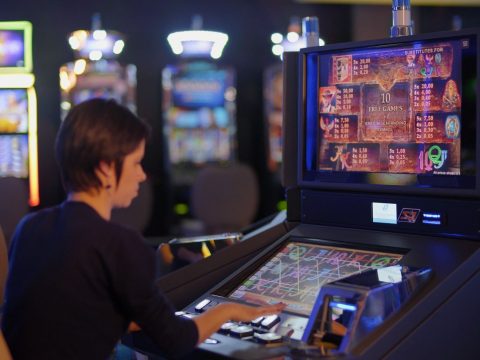 Como Ganhar Jackpots em Cassinos: Estratégias e Dicas para Slots Progressivos